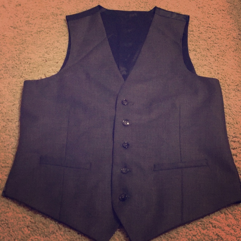 Gray apt 9 vest size medium
